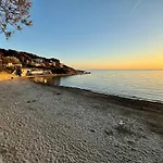Daire Lumineux Et Terrasse Ensoleillee Portissol